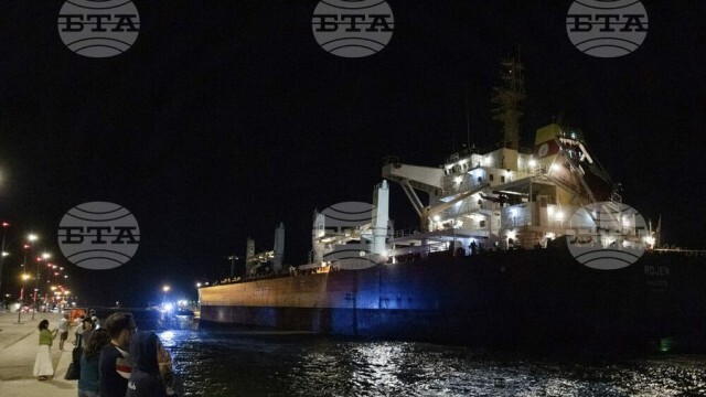 Руски въздушни удари повредиха част от украинското черноморско пристанище в Одеса