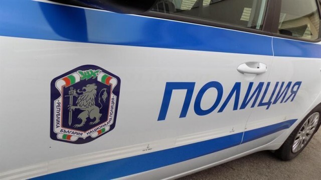 Трима непълнолетни нападнаха и ограбиха 14-годишен в русенски квартал