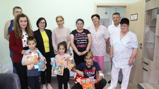 Детското отделение в „Юлия Вревска“ получи дарение от Областната администрация