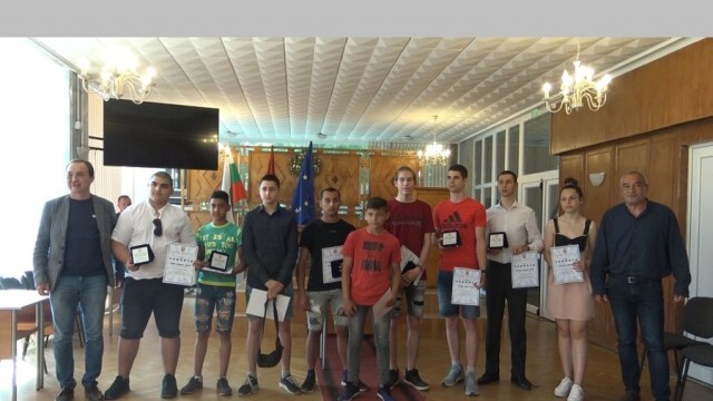 Община Червен бряг връчи отличия на 17 изявени състезатели