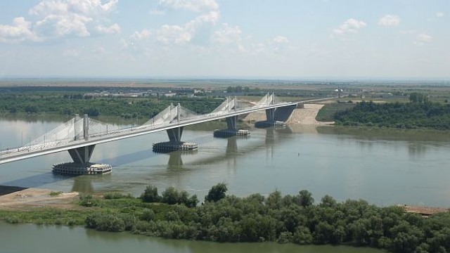 Затварят Дунав мост край Видин днес от 13 до 15 часа