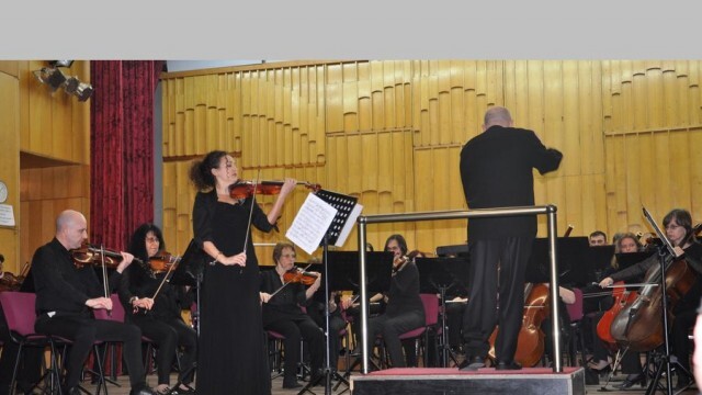 Плевенската филхармония с премиерно изпълнение на Концерт за цигулка и оркестър № 2 от Филип Павлов
