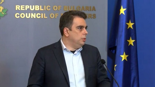 Асен Василев отрече да е представян български вариант на закона 