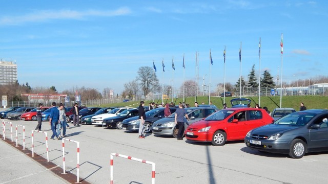 Страст към френските автомобили събра фенове от цяла България в Русе