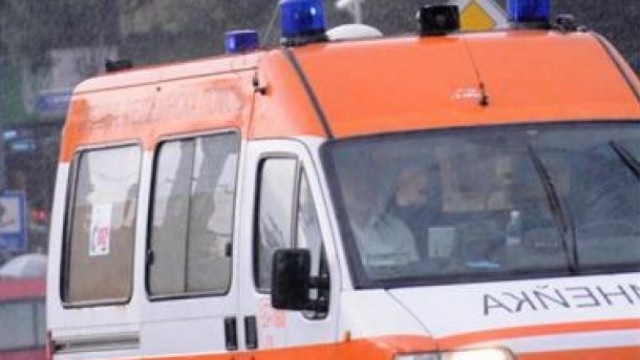 41-годишна загина в катастрофа край Девня, шофьорът с опасност за живота